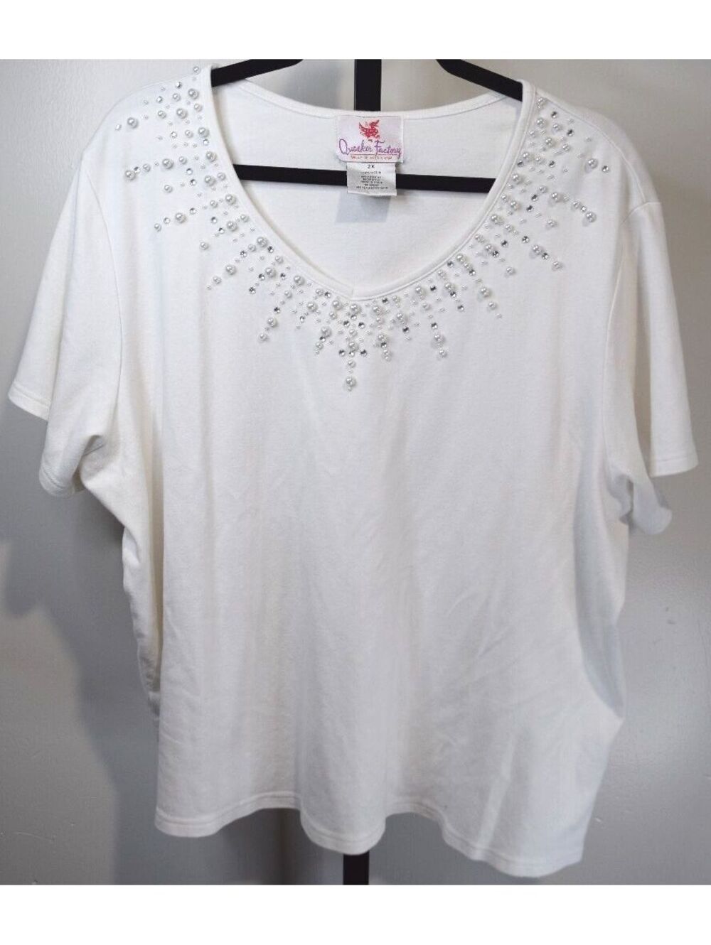 Quacker Factory White Pearl Rhinestone Embellished V Neck Top 2X 100% Cotton Tee